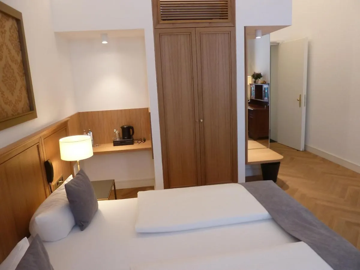 Hotel Lindenufer Berlin 3*,